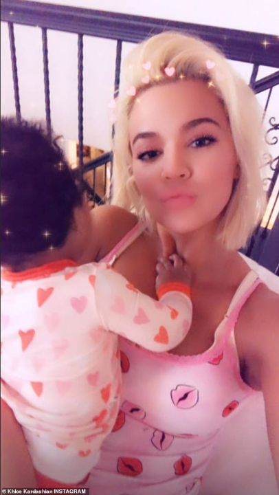 Galéria: Khloé Kardashian Valentin-napja egyedül