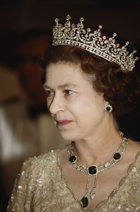 Galéria: A brit királyi család varázslatos és méregdrága ékszereinek története