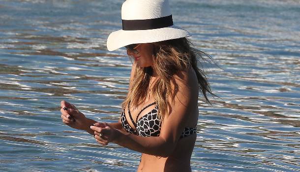 Borítókép: Nicole Scherzinger merész fotókon mutatta meg tökéletes alakját