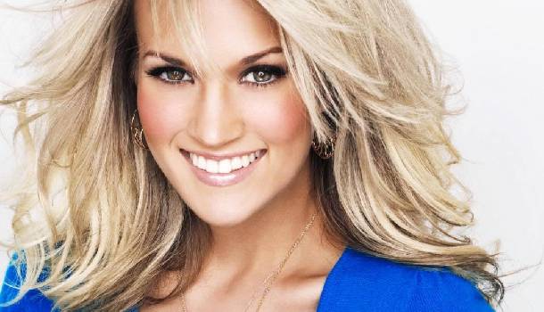 Borítókép: Óriási büszkeség: Carrie Underwood is Abodi Dóra kreációjában tündökölt