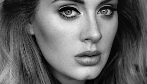 Borítókép: Végre bevállalta! Adele smink nélküli fotókon feszít az Instagramon