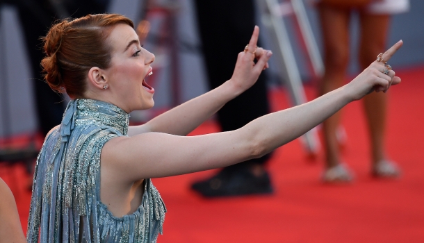 Borítókép: Emma Stone Disney hercegnősre vette a figurát a Velencei Filmfesztivál első napján!