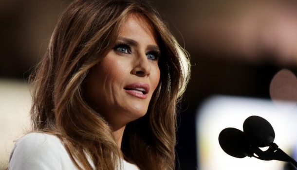 Borítókép: Ezért nem akarják az amerikai divattervezők öltöztetni Melania Trumpot