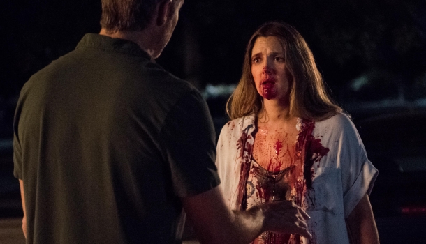 Borítókép: Drew Barrymore zombis sorozata fergetegesnek ígérkezik