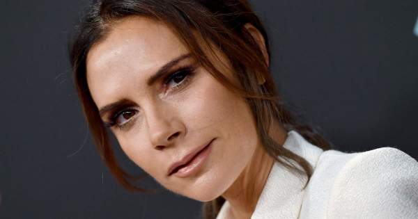 Borítókép: Ezen besírsz! Zseniális, hogy milyen néven kéri Victoria Beckham a Starbucksban a kávéját
