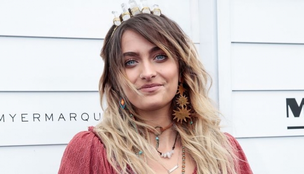 Borítókép: Paris Jackson szőrös lábbal sokkolt a vörös szőnyegen