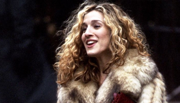 Borítókép: Carrie Bradshaw után szabadon! Így viselheted a falatnyi hálóruhát télen is