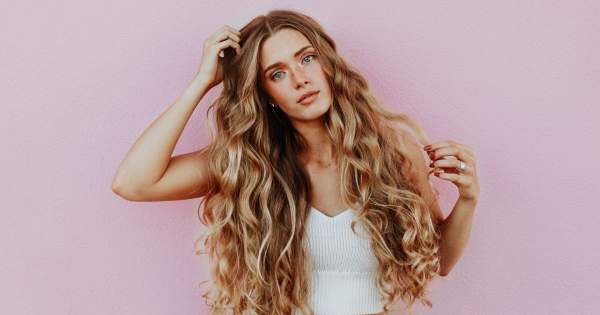 Borítókép: Az ombre és a balayage már nem menő: ez az új trend hódít a nők körében