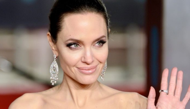 Borítókép: Káprázatos kreációk az angol Oscaron – nézd meg, miben léptek a világsztárok a BAFTA-gála vörös szőnyegére
