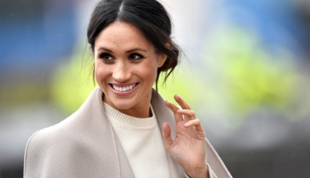 Borítókép: Amit felvesz, rögtön trend lesz: 4 ruhadarab és kiegészítő, amit Meghan Markle tett népszerűvé
