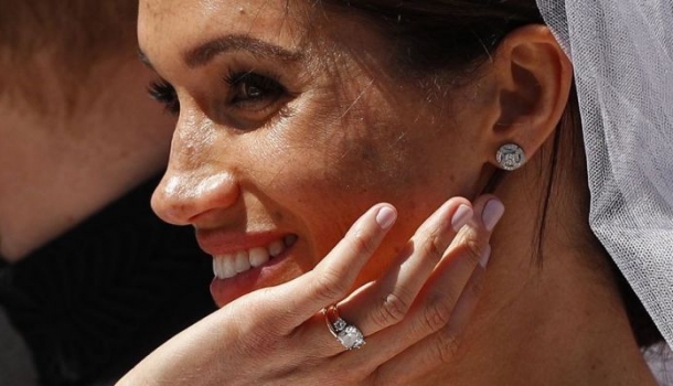 Borítókép: Kopizd le a stílusát! Ezt a filléres körömlakkot viselte Meghan Markle az esküvőjén