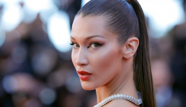 Borítókép: Most akkor tényleg feltöltette az ajkait Bella Hadid? A modell végre megszólalt