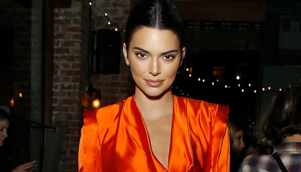 Borítókép: Megint mi ez? Kendall Jenner táskáján akadt ki most az internet