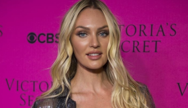 Borítókép: Szülés után 12 nappal megmutatta testét Candice Swanepoel, a trollok beszóltak neki