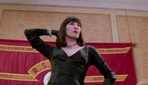 Borítókép: Anne Hathaway izgalmas szerepet kapott a Boszorkányok remake-jében