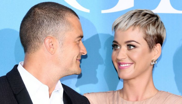 Borítókép: Orlando Bloom mindenkinek ugyanolyan eljegyzési gyűrűt vesz