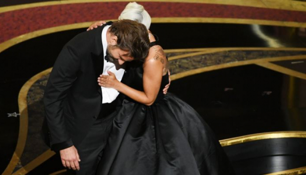 Borítókép: Lady Gaga nem tudja leplezni, milyen erős a szerelme