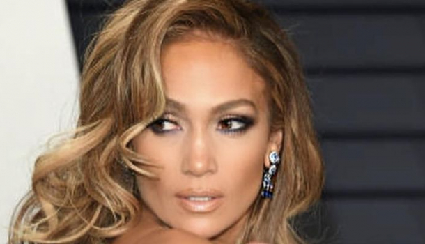 Borítókép: Jennifer Lopez gyűrűgyűjteménye