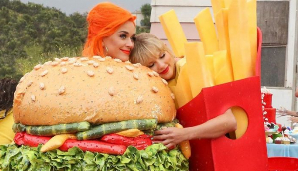 Borítókép: Hatalmas sztárokat sorakoztat fel Taylor Swift legújabb klipjében