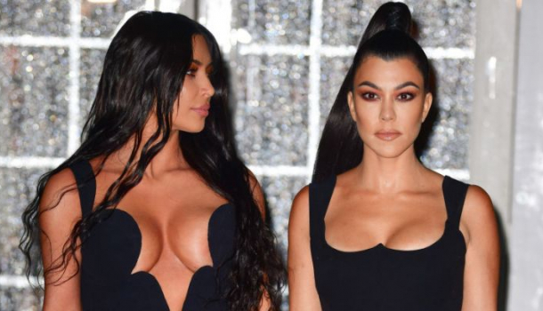 Borítókép: Tesója kedvéért vetkőzött az egyik Kardashian lány