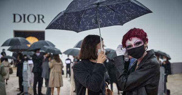 Borítókép: Dior show-val nyitották meg a Párizsi Divathetet