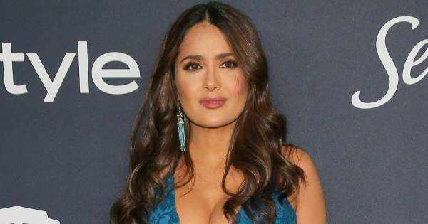 Borítókép: Salma Hayek 54 évesen is olyan dögös, hogy már hihetetlen - Fürdőruhában mutatta meg, mitől döglik a légy