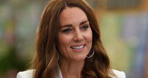 Borítókép: Katalin hercegné legutóbbi hivatalos útján Diana karkötőjét viselte - FOTÓK