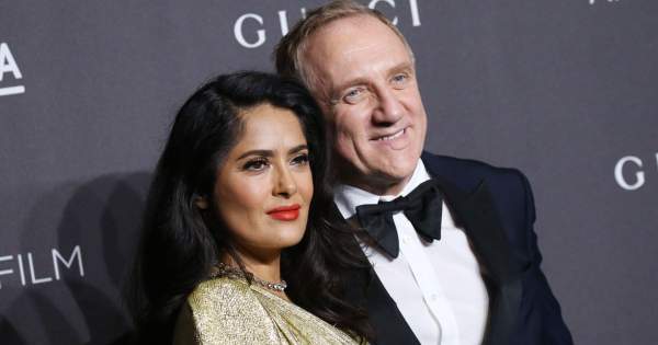 Borítókép: Végre lehullt a lepel Salma Hayek és férje titkáról - Emiatt szeretik egymást 16 éve!