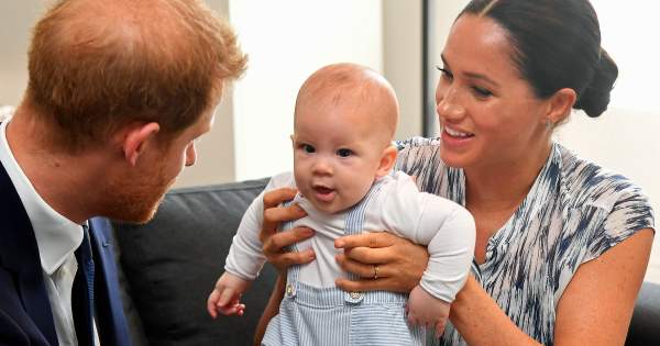 Borítókép: Különös oka van annak, hogy Meghan és Harry miért nem kérte Archie titulusát