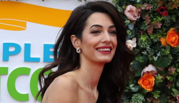 Borítókép: Amal Clooney őszi szettje a bizonyíték: az alábbi 2 szín rendkívül elegánssá teszi az összképet