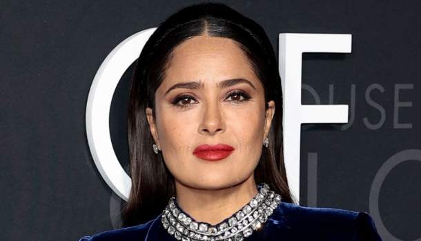 Borítókép: Salma Hayek ruhájával forrósította fel a hangulatot a Gucci-ház New York-i premierjén