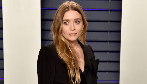 Borítókép: Kopizd le a stílusát: Ashley Olsen már most 2023 egyik legmenőbb cipőjét viseli 