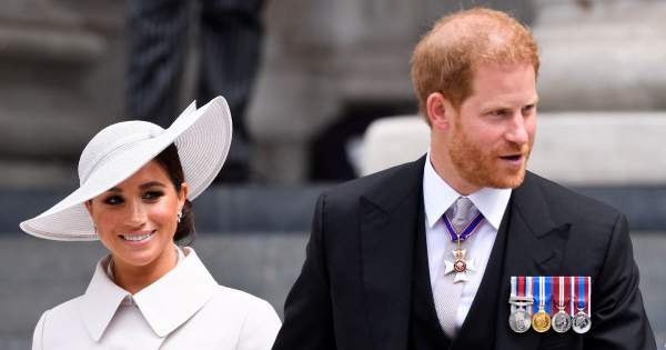 Borítókép: Meghan és Harry először mutattak fotókat kislányukról, Lilibetről: egyértelmű, melyik szülőjére ütött a kislány