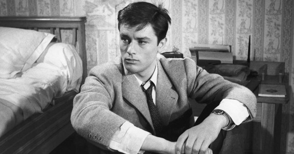 Borítókép: Láttad már? Ő Alain Delon gyönyörű unokája, a 39 éves Alyson vonásai lázban tartják a férfiakat