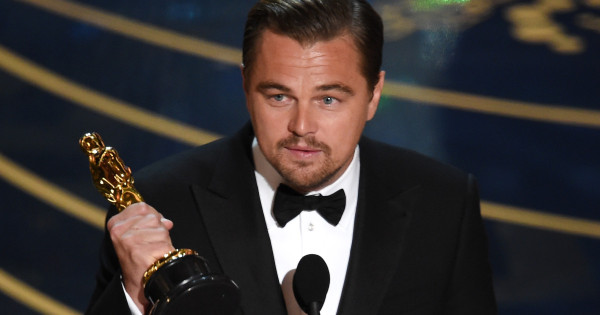 Borítókép: Nem Leonardo DiCaprio az egyetlen! 10 színész, aki a rajongók szerint nem a legjobb filmjéért kapta meg az Oscar-díjat