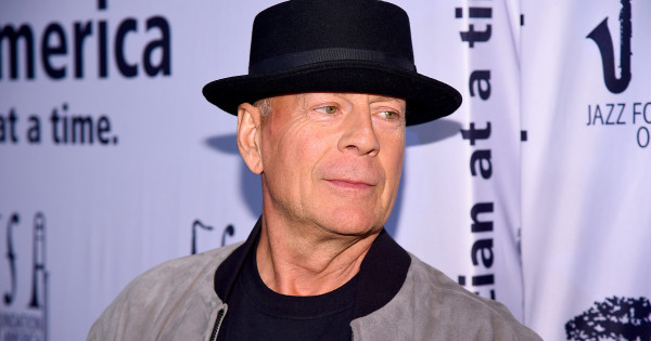 Borítókép: Nem lehet sírás nélkül kibírni: Bruce Willis szülinapi videójánál nincs meghatóbb