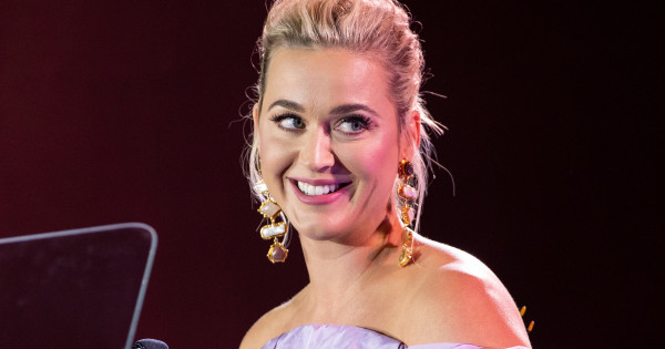 Borítókép: Átlépett egy határt! Egy háromgyerekes anyának szólt be Katy Perry, szétszedik a kommentelők - szerinted jogosan?