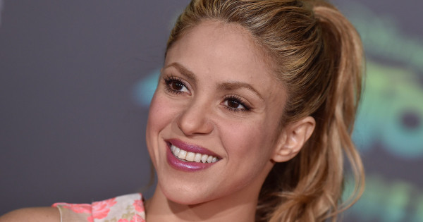 Borítókép: Lebuktak! Shakira a jóképű Forma-1-es versenyzővel, Lewis Hamiltonnal töltötte az estét