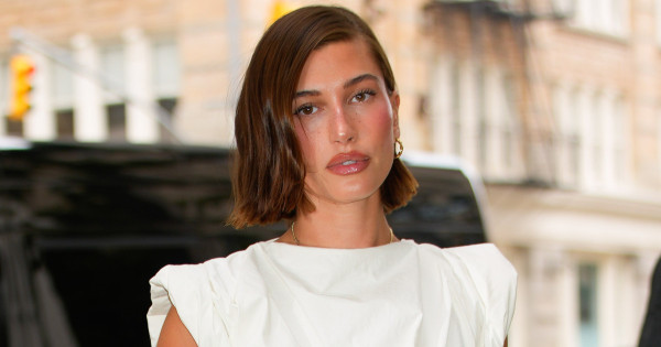 Borítókép: Kopizd le a szépségrutinját! Hailey Bieber erre a filléres beauty termékre esküszik