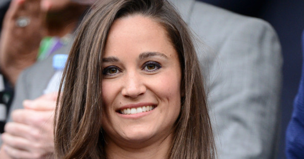 Borítókép: Minden menyasszony rémálma! Pippa Middleton olyan szexis volt barátnője esküvőjén, hogy nem térünk magunkhoz