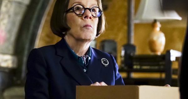 Borítókép: Linda Hunt mindössze 145 centi magas, mégis színészóriás Hollywoodban: sokat küzdött a sikerért