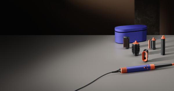 Borítókép: A Dyson bemutatja első csatlakoztatott szépségápolási eszközét,  az Airwrap i.d.™ multi-styler és hajszárítót 