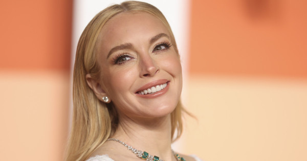 Borítókép: Cuki kislányból problémás tinilány, majd a vörös szőnyeg elegáns dívája - Lindsay Lohan stílusnapló