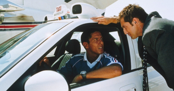 Borítókép: 25 év alatt ennyit változtak a Taxi 2. színészei - akkor és most fotók!
