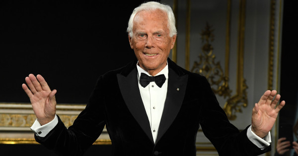 Borítókép: Giorgio Armani utolsó nagy dobása: Így ünnepli 20 éves haute couture örökségét az Armani/Silos legpompásabb kiállítása - FOTÓK