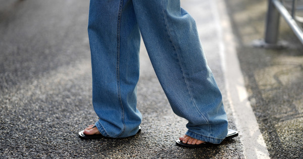 Borítókép: A mom jeans halott: Ez az a 6 farmertrend, amire a stílusos nők esküsznek 2026 nyarán