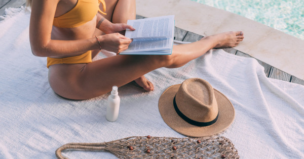 Borítókép: 10 könyv idén nyáron, ami egyetlen nő strandtáskájából sem hiányozhat