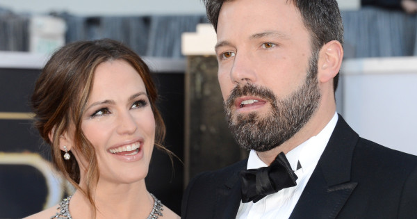Borítókép: Újabb botrány Jennifer Garner és Ben Affleck gyanús kapcsolata miatt: a színésznő párja teljesen háttérbe szorult