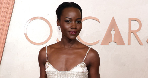 Borítókép: Lupita Nyong’o méhéből több mint 50 miómát távolítottak el: megrázóan őszintén beszélt a fájdalmáról