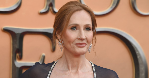Borítókép: Íme 8 elképesztően csavaros krimi J. K. Rowling tollából, ami messze túlmutat a Harry Potter világán